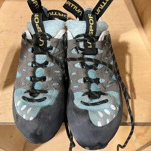 La Sportiva Tarantulace climbing shoes